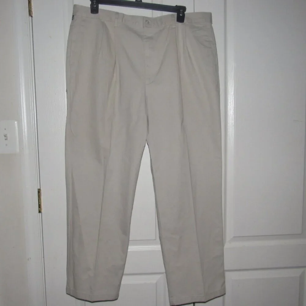 NWT Dockers RECODE Classic Fit Khaki Pants W42 L30 No Wrinkle Cotton Comfort